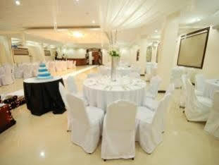 La Roca Veranda Suites & Restaurant Legazpi City Exteriör bild